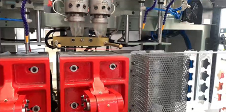 異形海洋球生產(chǎn)視頻